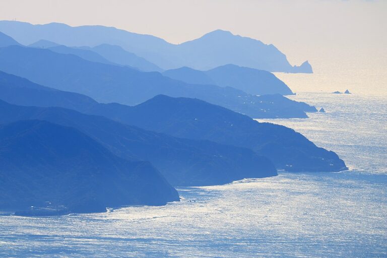 1024px izu peninsula from mount echizen s2