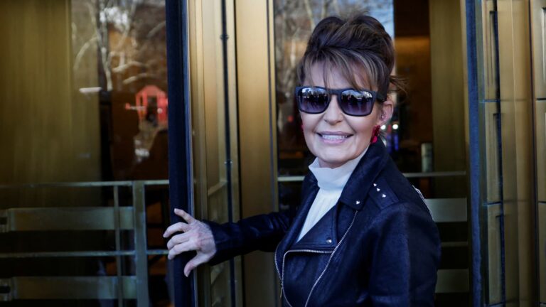 107014923 16448498712022 02 14t144252z 606735036 rc2pjs9lkp4r rtrmadp 0 new york times palin