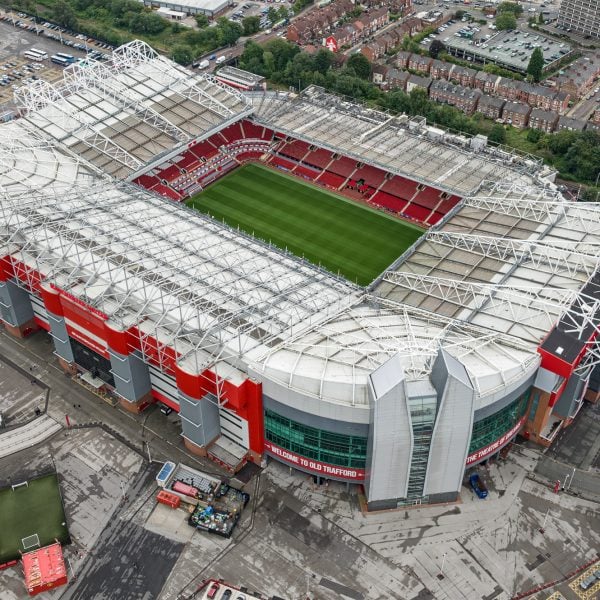 man uniter foster partners old trafford dezeen 2364 social 0