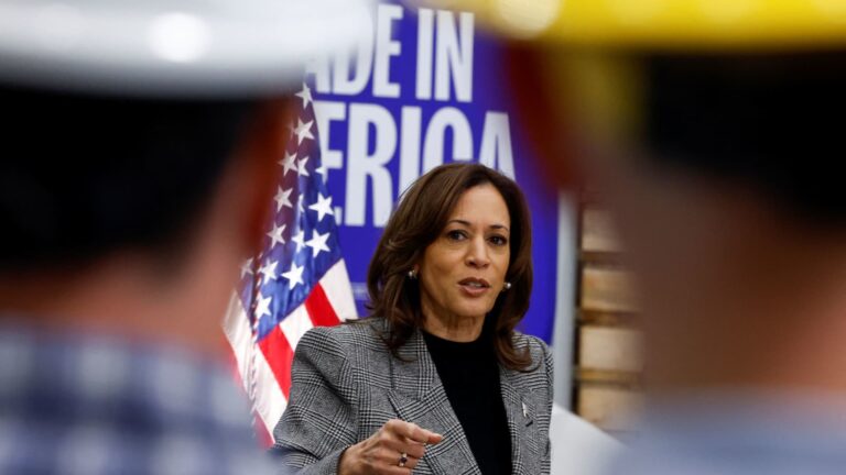 108053801 17301437342024 10 28t192709z 1364314582 rc2utaap0ksb rtrmadp 0 usa election harris