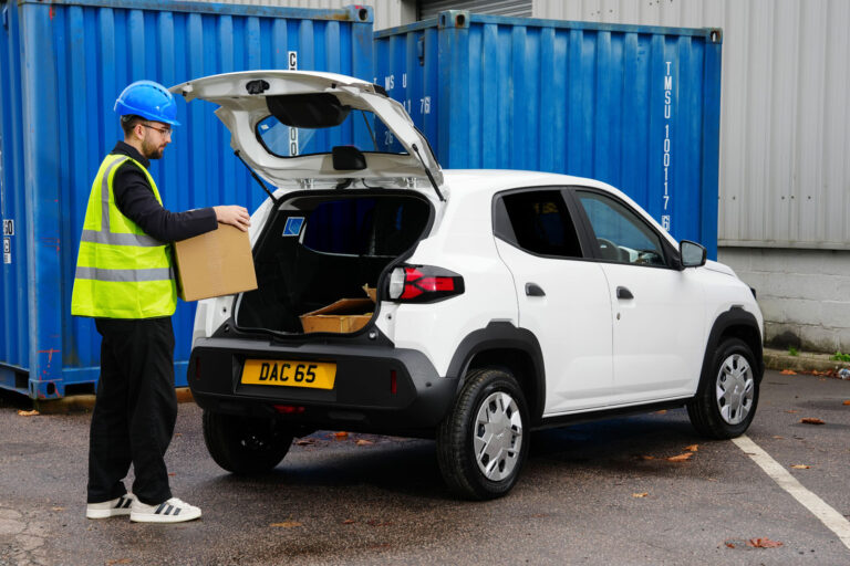 dacia spring cargo loading