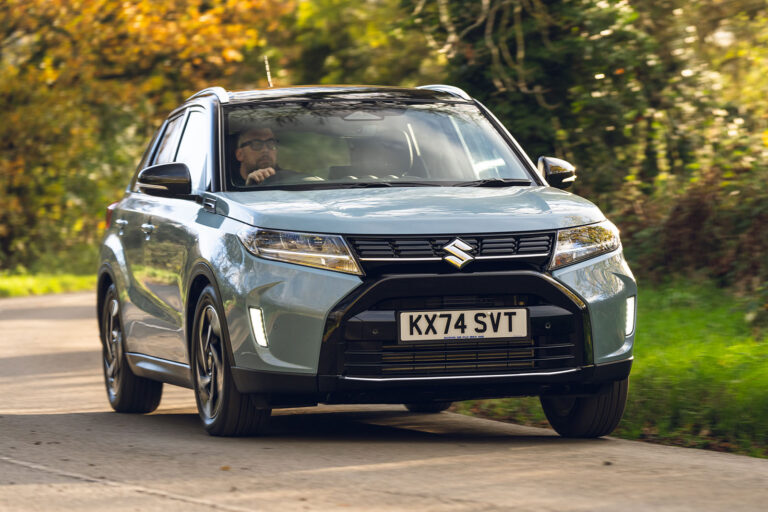 suzuki vitara review 2025 001 front cornering