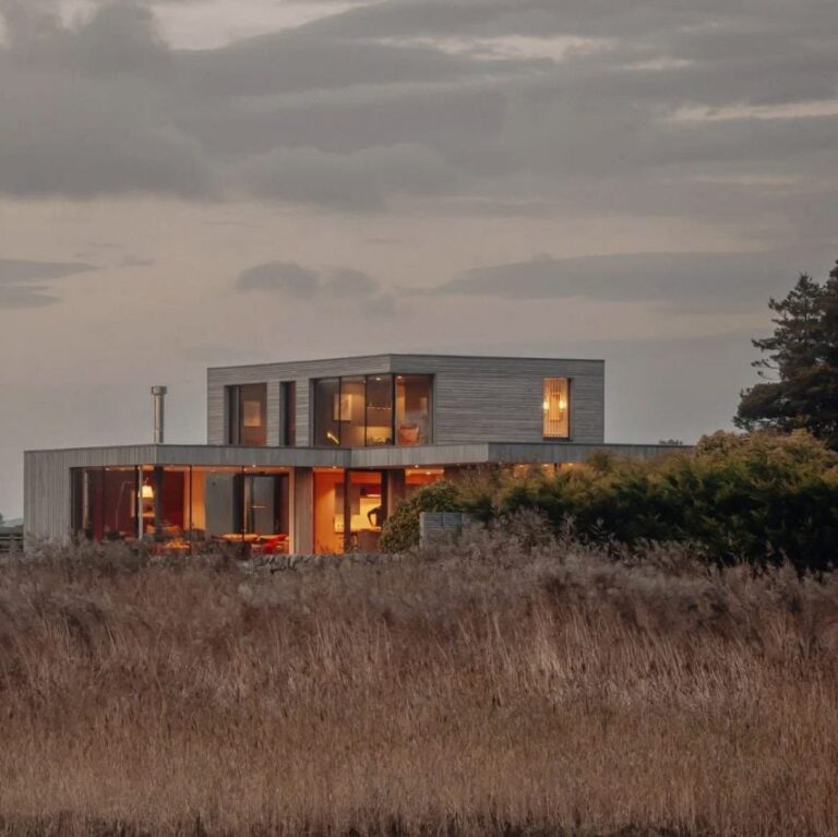 brown brown tidal house scotland dezeen 2364 col sq 852x851