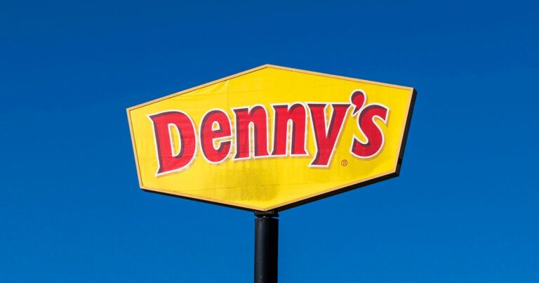 dennys sign