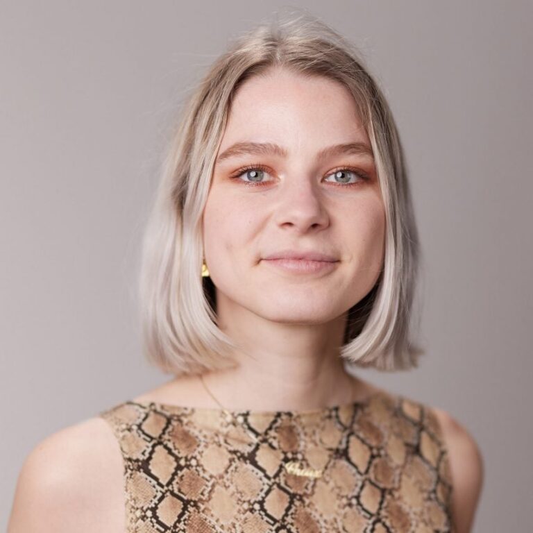 Dezeen portraits 20220836 edit 852x852