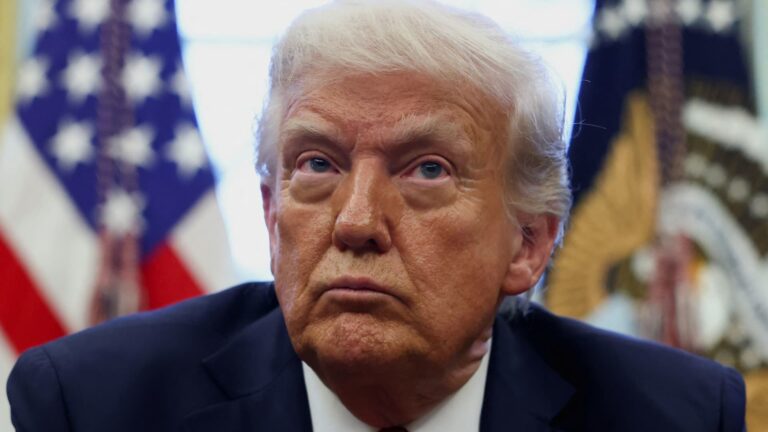 108133658 17449233562025 04 17t205329z 1831866384 rc2wzda0q2s2 rtrmadp 0 usa trump