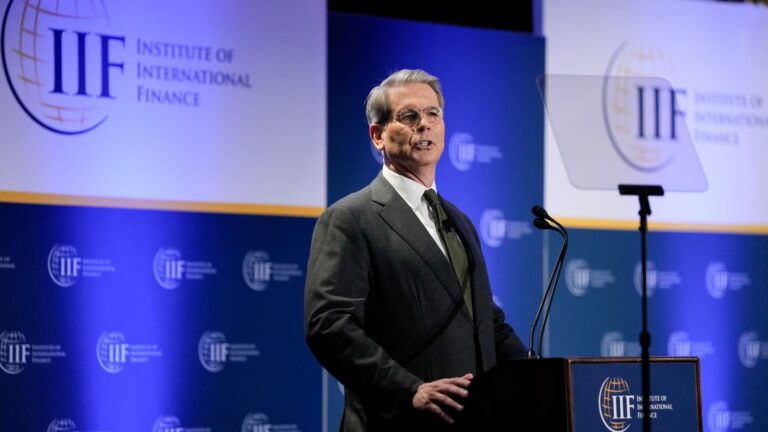 108135418 1745418588709 gettyimages 2210992369 IMF WORLD BANK