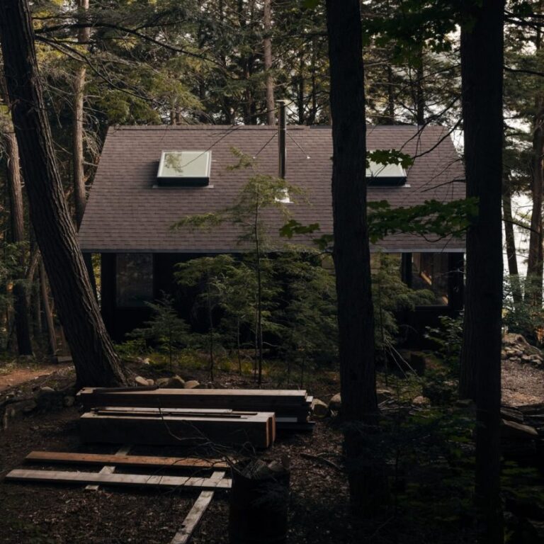 anya moryoussef architect smoke lake cabin ontario dezeen 2364 sq 852x852