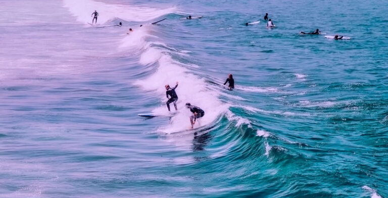 surfers