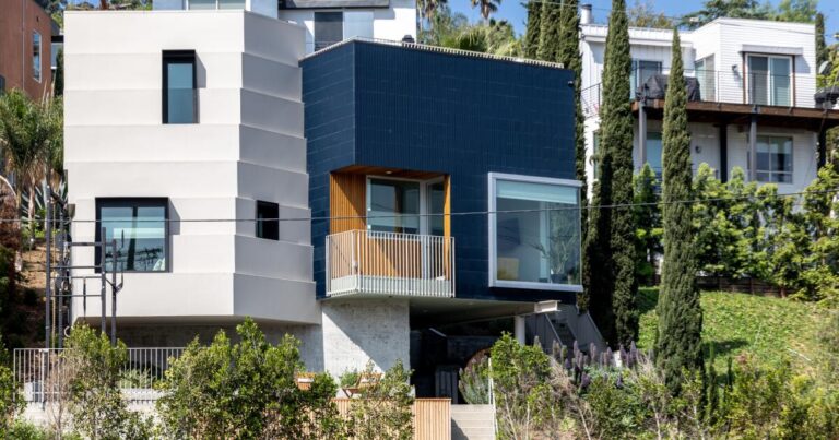 urlhttps3A2F2Fcalifornia times brightspot.s3.amazonaws.com2Ffb2F022Ff57877194837bd65bebca218b3a22F1502301 wk silver lake adu work life balance 226 2